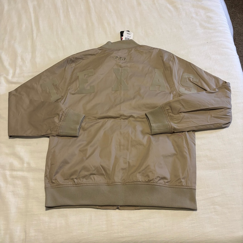 Pro Standard Texas Rangers Neutral Bomber Jacket - Picture 7 of 12